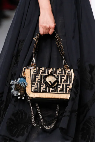 Look 38